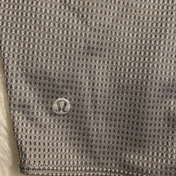 lululemon Women’s Mesh Short-Sleeve Shirt Cropped - Picture 3 of 5